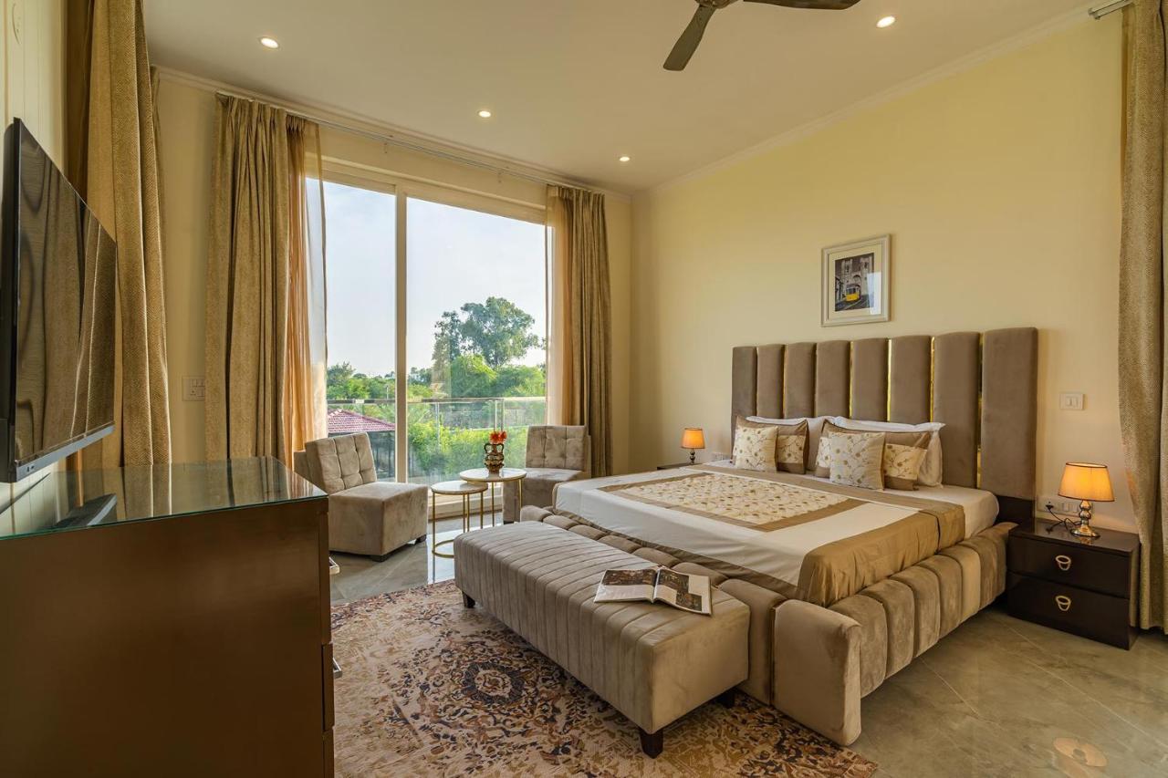Stayvista At Blanc Belle With Outdoor Pool Sohna Exterior foto